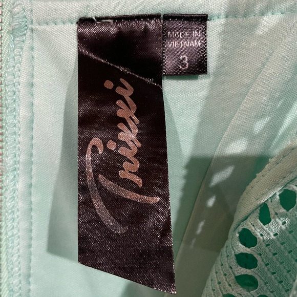Trixxi Mint or Sea foam Lace Dress. Size 3 - Picture 3 of 5